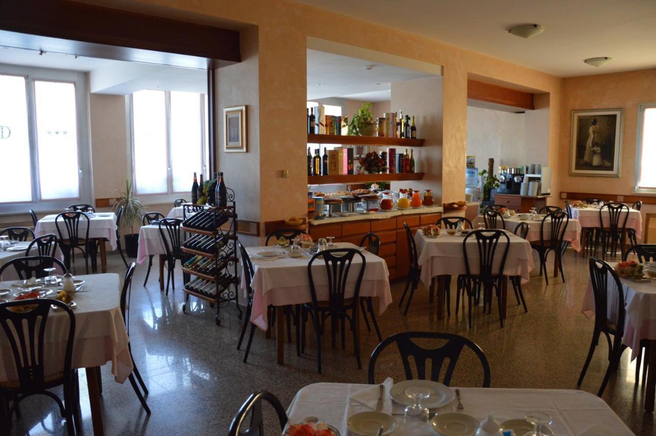 Hotel Diga مارينا دي رافينا المظهر الخارجي الصورة